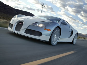 Bugatti Veyron.  Bugatti