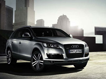 Audi Q7.  Audi