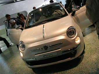 Fiat 500   .  Lenta.Ru