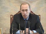 Между тем в прессе выдвигается даже версия о том, что шпионский скандал направлен лично против Путина. Запад хочет вынудить его отказаться от мысли заново баллотироваться в президенты, втянув в скандал с отмыванием денег в США