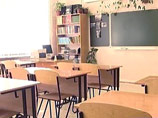 Напомним, что школьники, находясь в переходном возрасте, нередко кончают жизнь самоубийством, опасаясь плохого результата экзаменов или в результате натянутых отношений с учителями или одноклассниками