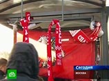 Обстановка на месте проведения акции спокойная. Болельщики постоянно продолжают прибывать
