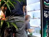 Набросившиеся на алкоголь представители СМИ могли бы поставить мировой рекорд по опустошению холодильников