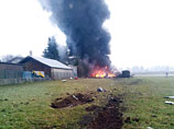 http://www.ledauphine.com/haute-savoie/2013/03/04/annemasse-2-morts-dans-le-crash-d-un-avion-sur-l-aerodrome#jimage=757A8B3F-CA34-4EB1-8E35-AB72234E0F75