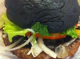 Kuro Burger (kuro -  "")       2012 ,      :    ,   ,  ,     