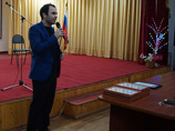 При проверке на детекторе лжи психолог составлял портреты личности тестируемых и выяснял "их настрой работать на благо общества, а также жизненные ориентиры". Психологический портрет показал, что этот чиновник не соответствует предъявляемым требованиям