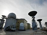 Глава государства ознакомился с ходом работ по возведению космодрома, а также осмотрел монтажно-испытательный и стартовый комплексы Восточного, его командный пункт, с которого будет координироваться старт ракет