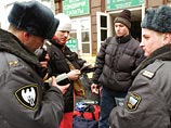 "На территорию России уже начинают проникать разного рода террористы с четкой целью: совершить теракты в местах массового скопления людей, и именно в период новогодних праздников", - отметил глава региона