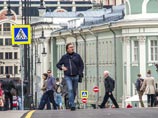 Социологический опрос "Левада-центра" показал, что фильм-расследование Фонда борьбы с коррупцией Алексея Навального посмотрели 5% россиян, 10% знают, о чем фильм, и 23% "что-то слышали" о бизнесе сыновей Юрия Чайки и связях его подчиненных с криминалом