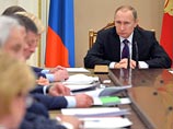 "Там еще гадость какая-то из Латинской Америки передвигается, тоже вирус какой-то. Комары его разносят, они, конечно, через океан не перелетят, но инфицированные люди могут перелететь и перелетают", - сказал Путин