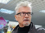 Как отмечает "Интерфакс", Лимонов заявил, что пока оставит за собой пост председателя партии