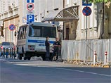 В Москве во время траурного митинга в память о событиях в Одессе 2 мая 2014 года задержали двоих человек. Кроме того, неизвестные зажгли дымовые шашки. После задержания мероприятие продолжилось