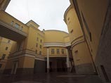 Навальный пожаловался в КС на невозможность судиться с генпрокурором Юрием Чайкой