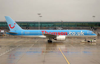   Thomson Holidays   .    www.airliners.net