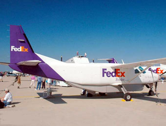  Cessna 208.    www.air-and-space.com