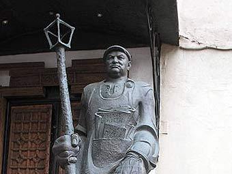         .  Andrei Sdobnikov   wikipedia.org 