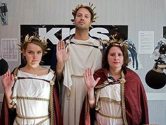  Kiss FM.    