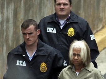   ( )    DEA.  ©AP