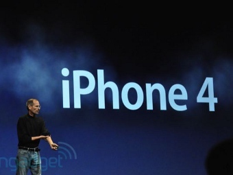  iPhone 4.    Engadget