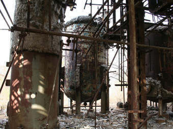 Контейнеры с метилизоцианатом на Union Carbide. Фото с сайта wikipedia.org