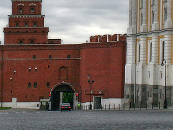 Боровицкие ворота Кремля