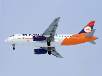 Sukhoi SuperJet 100.    airliners.net