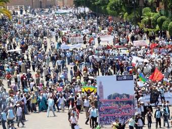 По всему миру прошли «Марши миллиона масок»