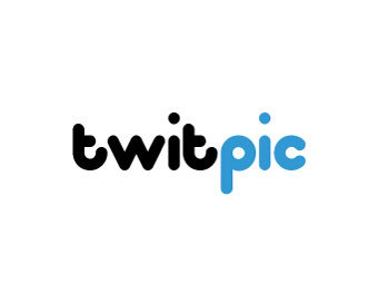  WENN      TwitPic