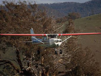 Cessna 150.   Fir0002   Wikipedia.org