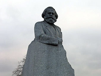 Памятник Карлу Марксу в Москве. Фото с сайта mosgid.ru 
