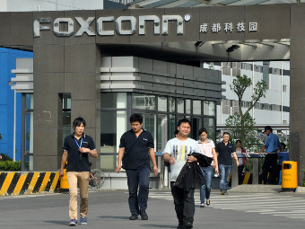 Завод Foxconn в Чэнду, фото Reuters